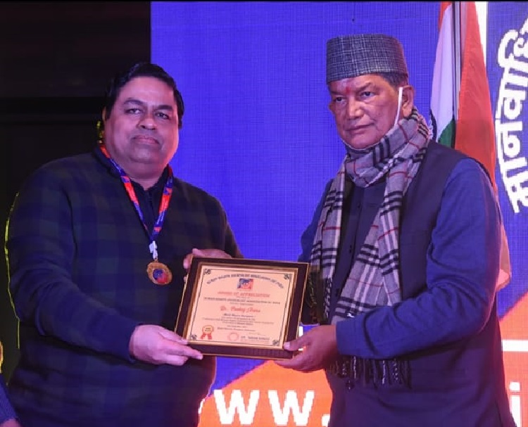 Best Neuro Surgeon Award to Dr. Pankaj Arora